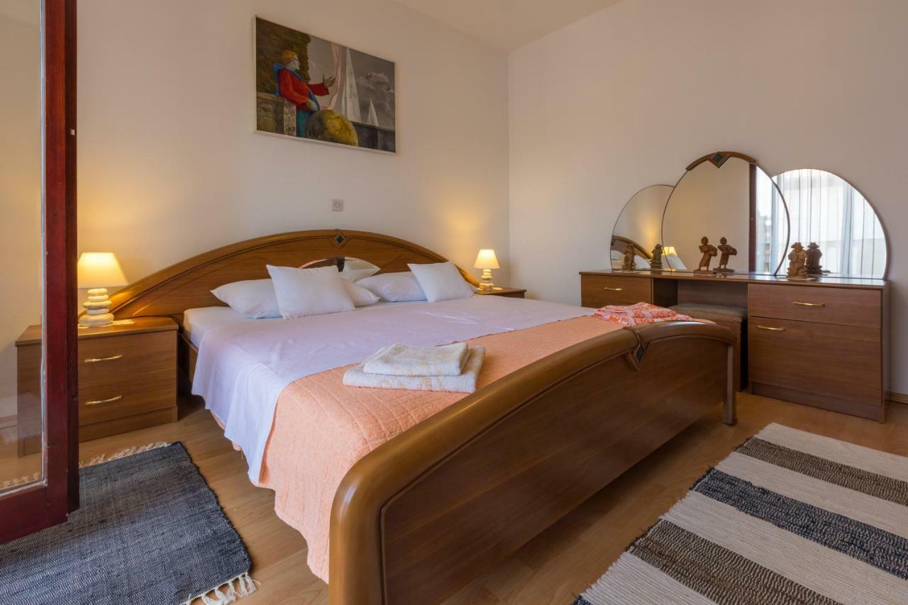 Apartman Laura Selce Exterior photo