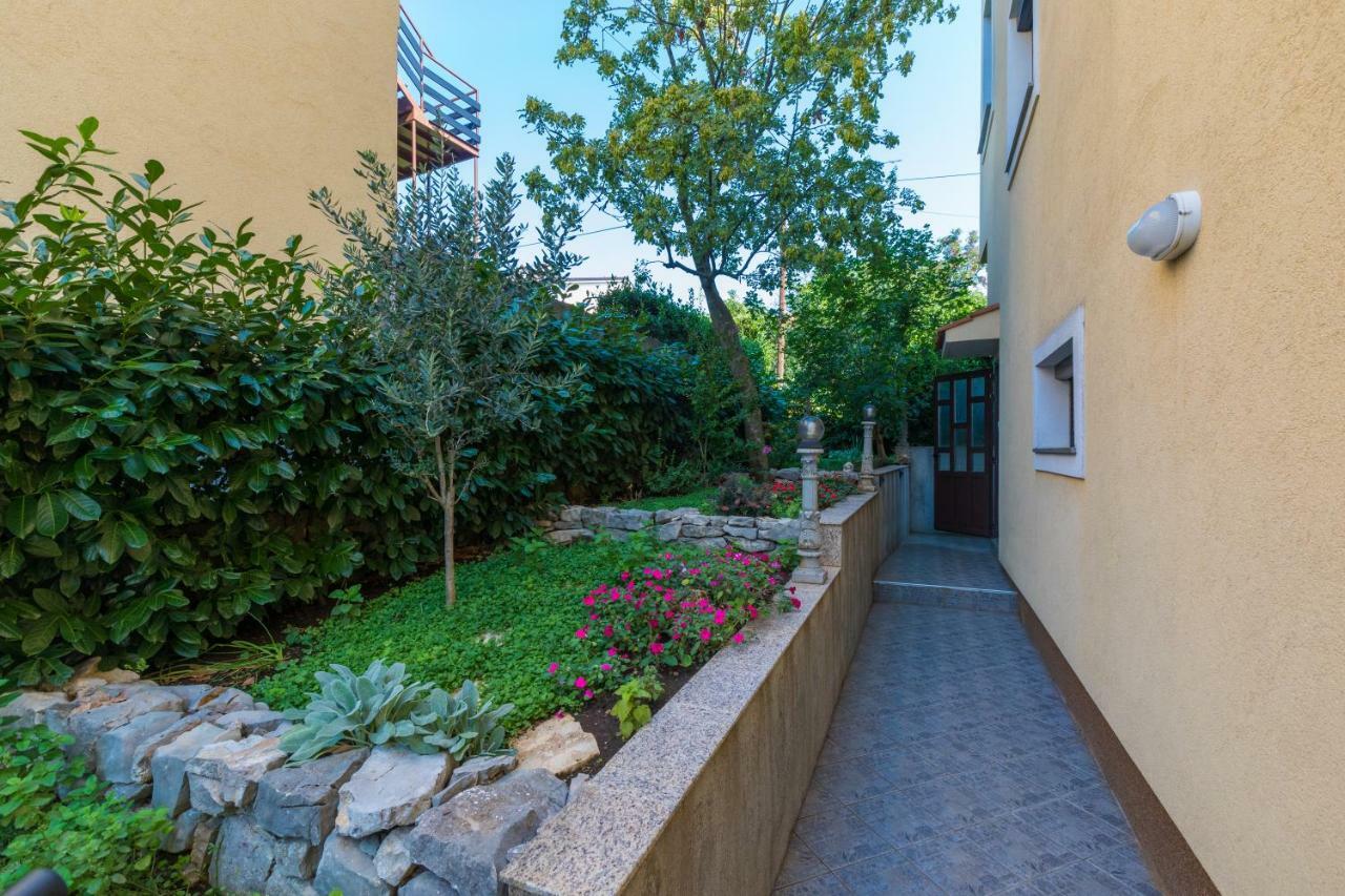 Apartman Laura Selce Exterior photo